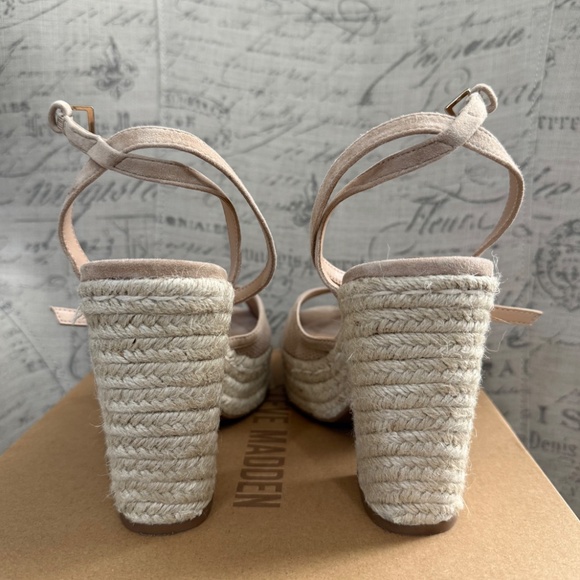 Steve Madden Sydnee Heeled Sandal(Tan Suede) - Picture 3 of 8